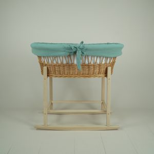 Wiklinowy kosz Mojżesza OLIWIA II naturalny z kołyską i pościelą muślinową - khaki.